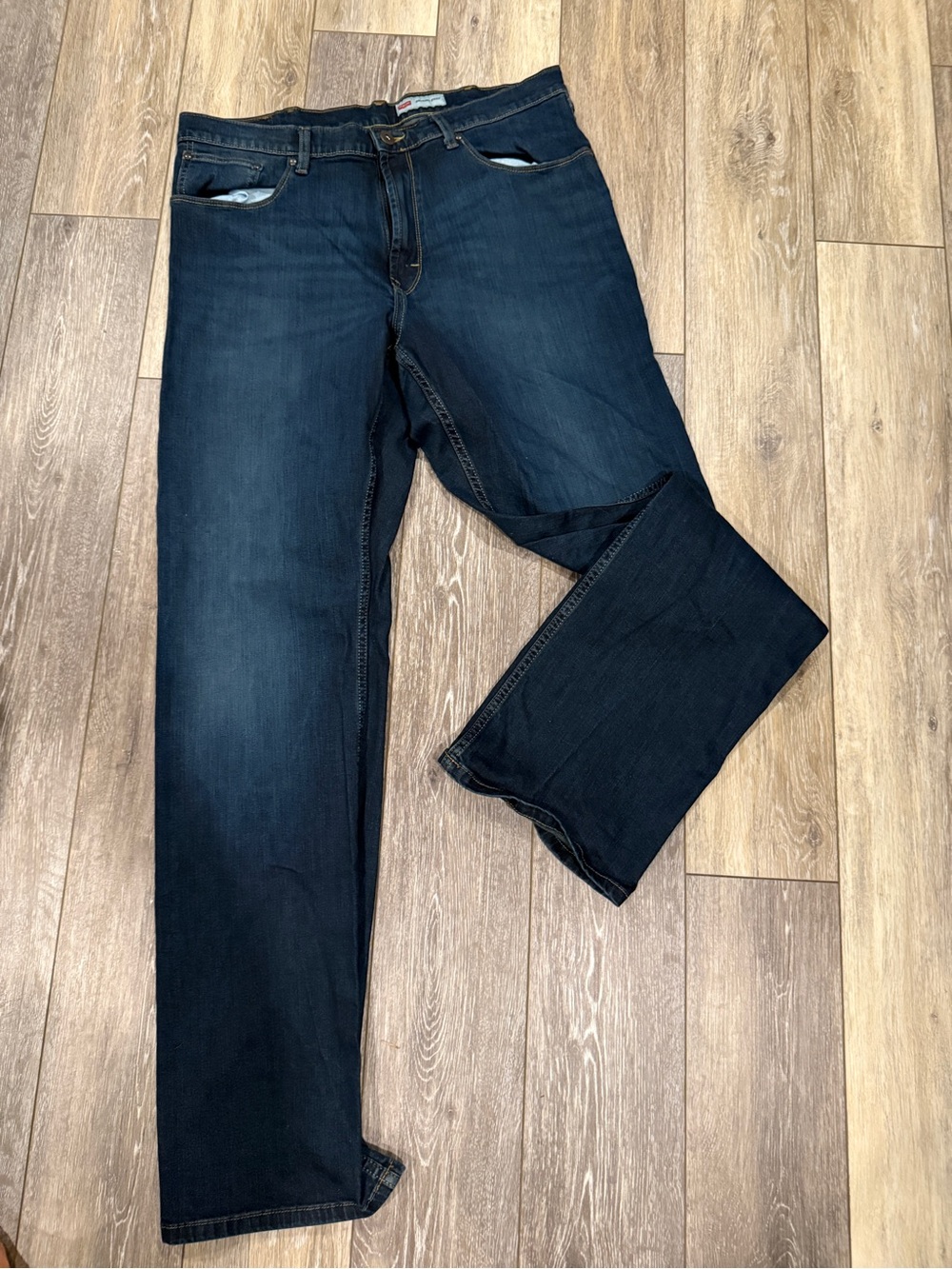 Wrangler Men's Indigo Straight-Leg Jeans